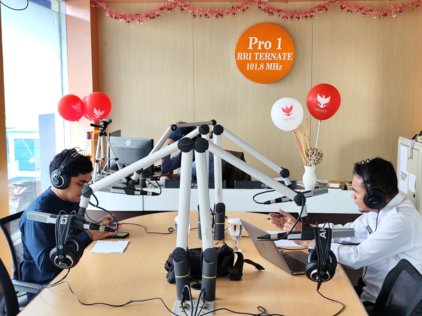 Dialog Interaktif "Ternate Pagi Ini" : City Sanitation Summit 2025 : Pengelolaan Sampah Berbasis Masyarakat. Live Pro 1 FM RRI Ternate. Rabu 13 Agustus 2025